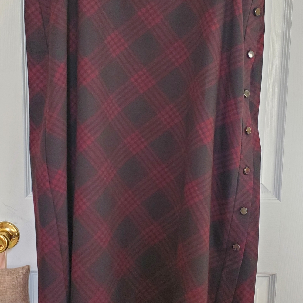 (NWT) CJ Banks fall skirt